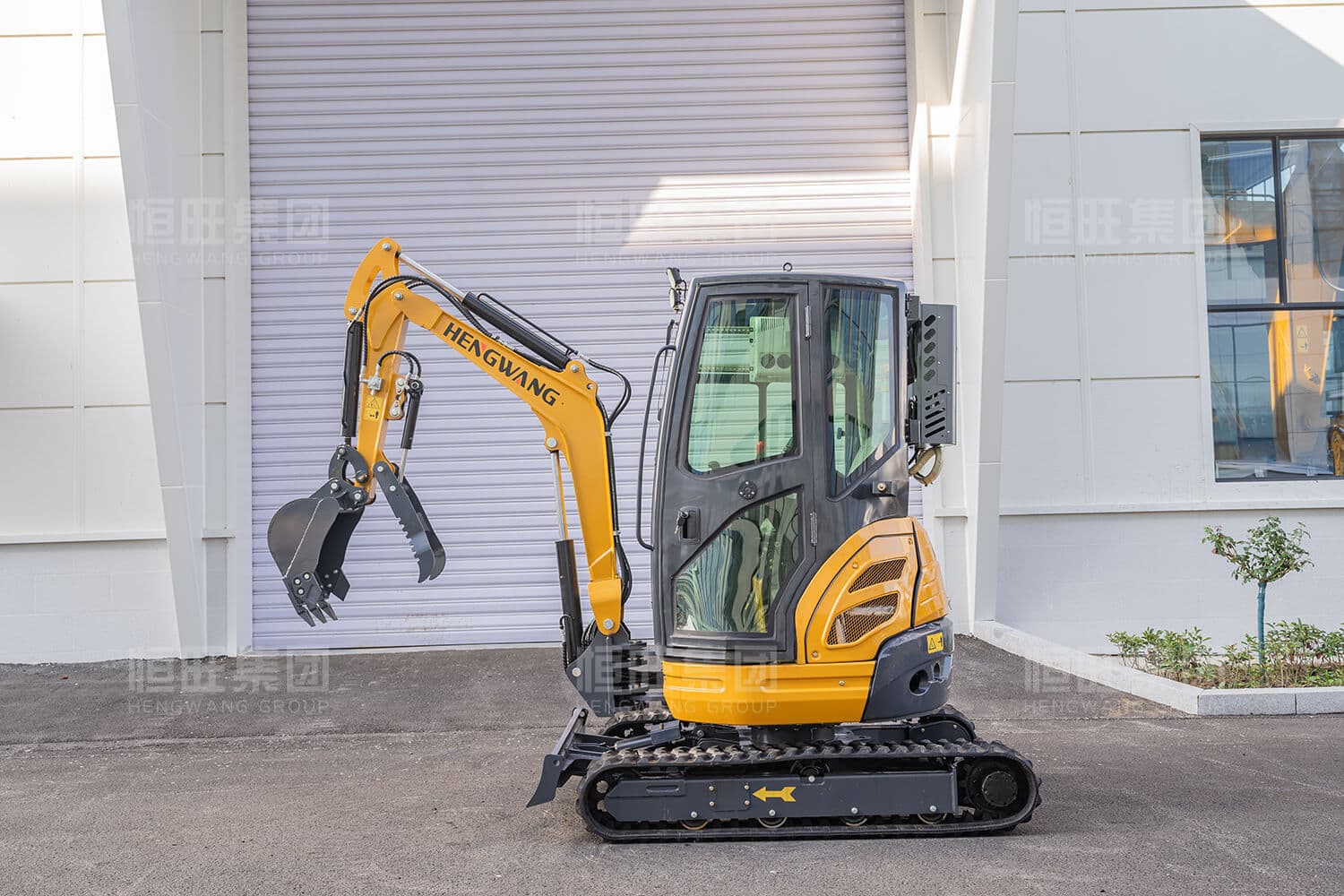 HW-25 Crawler Excavator catalog image