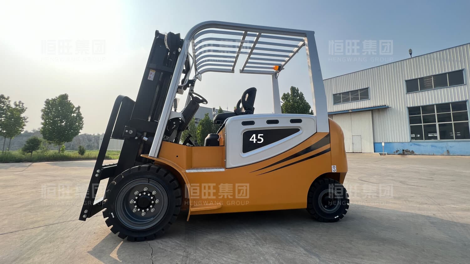 4.5T Electric Forklift catalog image